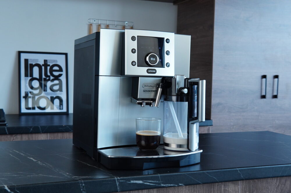 Кофемашина БУ Delonghi ESAM 5500