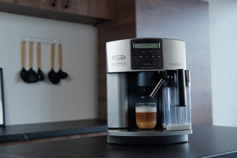 Кавомашина Б\В Delonghi magnifica ESAM3500
