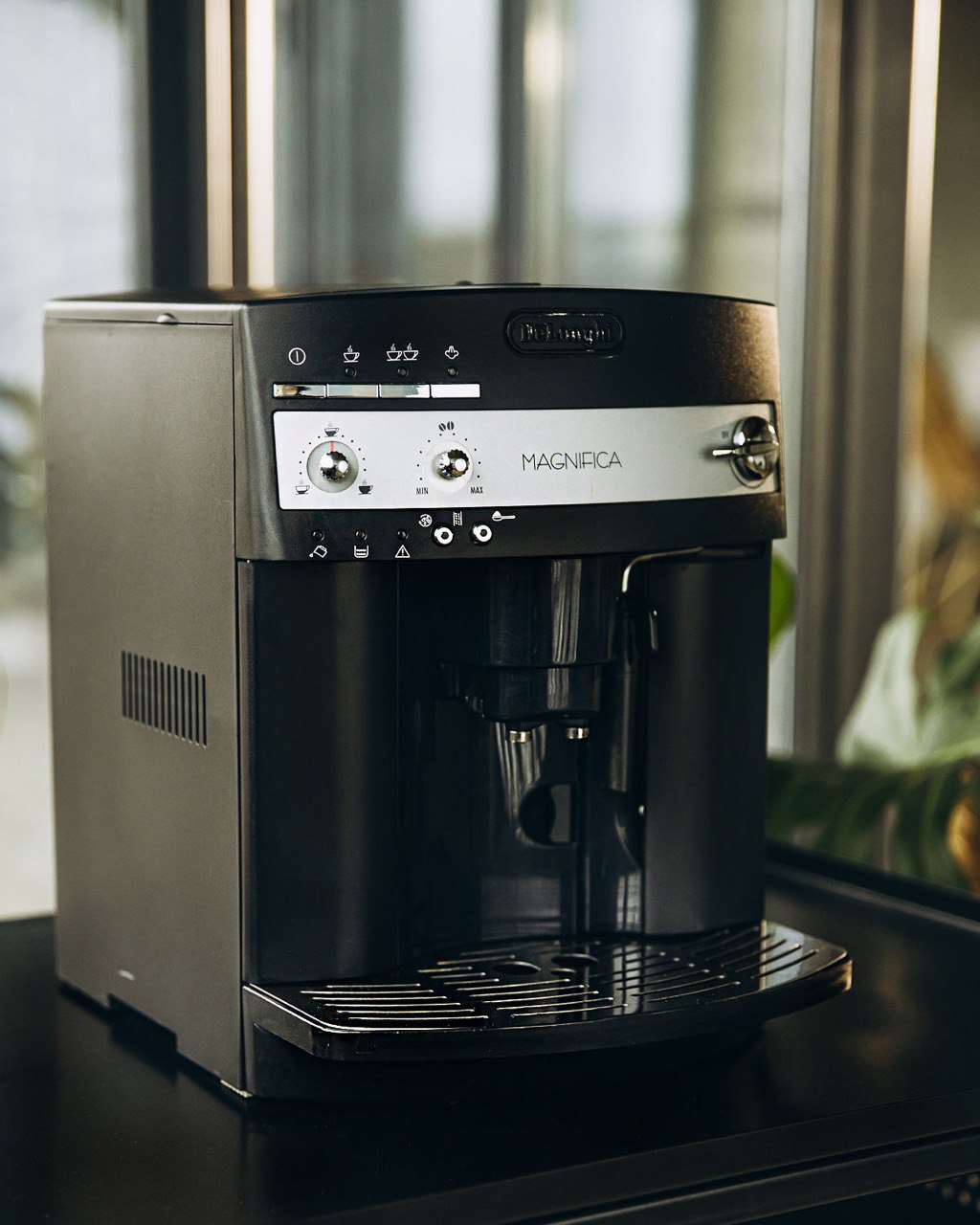 Кавомашина БВ Delonghi magnifica ESAM3000 - Зображення 2